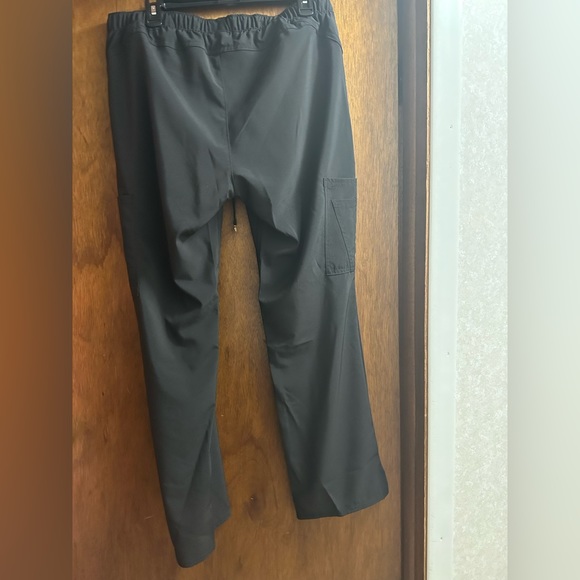 Black scrub pants. Large - Picture 2 of 5